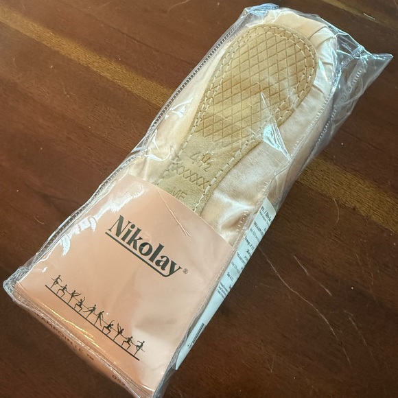 Nikolay Dreampointe 2007 Pointe Shoes NEW Size 4.5 xxxxx - Picture 3 of 4